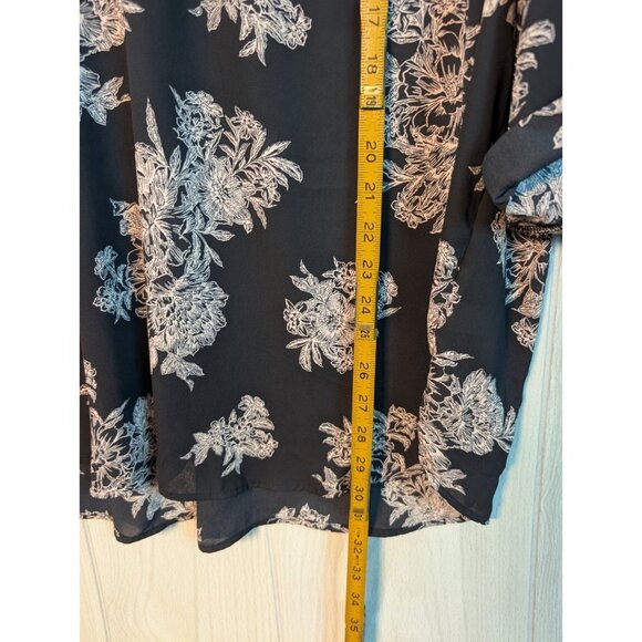 Torrid Harper Floral Shirt V Neck Rolled Sleeves Size 4X Black Polyester - Picture 7 of 7